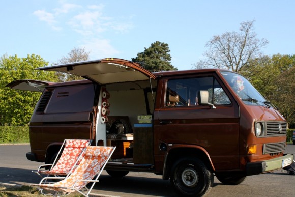 VW Bus "Schoko" mit Flügeltür - 04