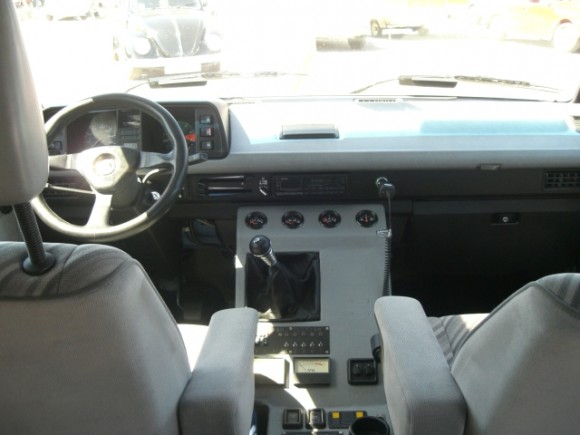 cockpit-console