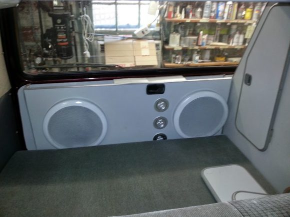rear-speaker-box